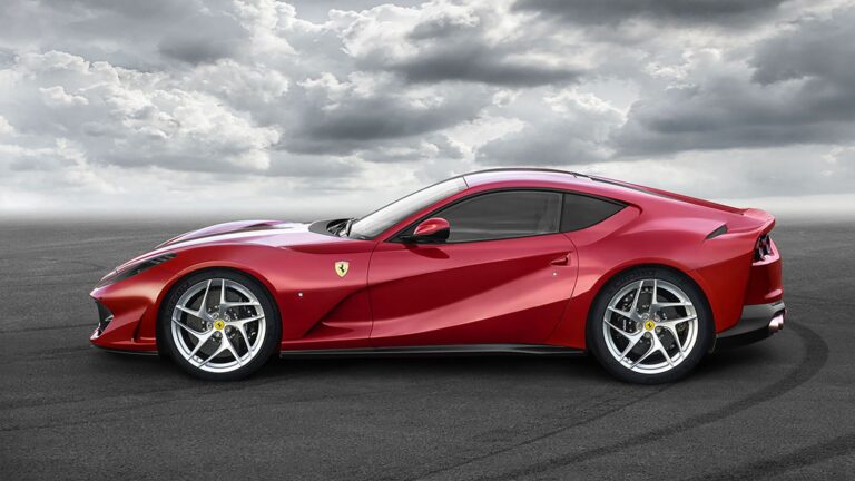 2018 ferrari 812superfast 2
