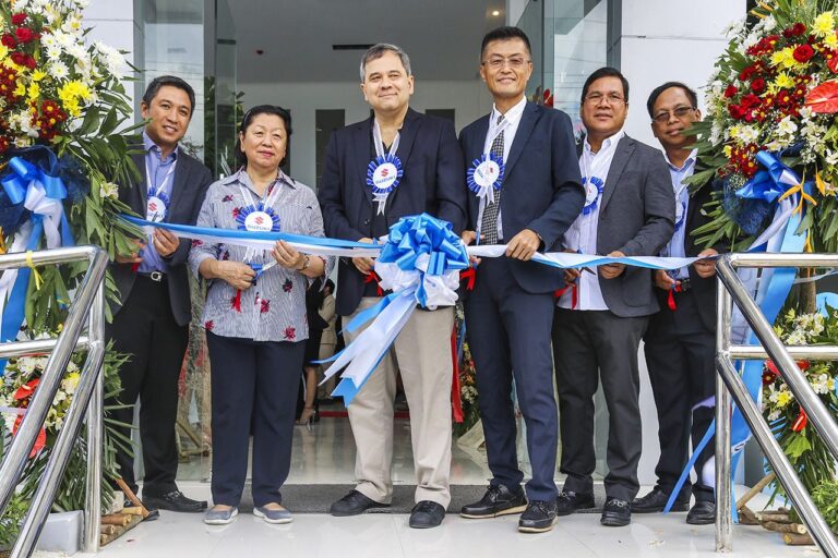 Suzuki Auto opens new Dealership in Batangas 2018 suzuki batangas ribboncutting
