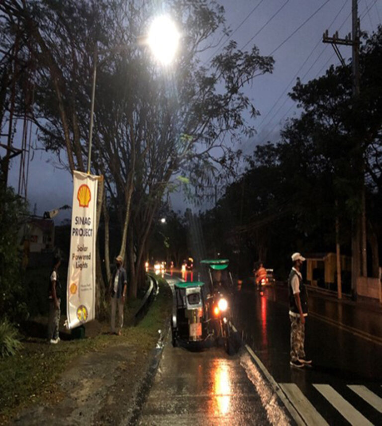 Shell’s Solar Power Lights Up Batangas Road 2021 Shell Sinag 01