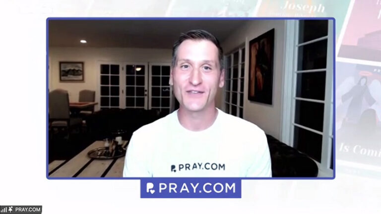 2021 PrayDotCom 2