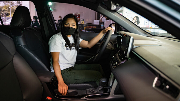 Teacher from Quezon Wins Brand-New Car in Smart’s GigaMania Promo Smart GigaMania Winner
