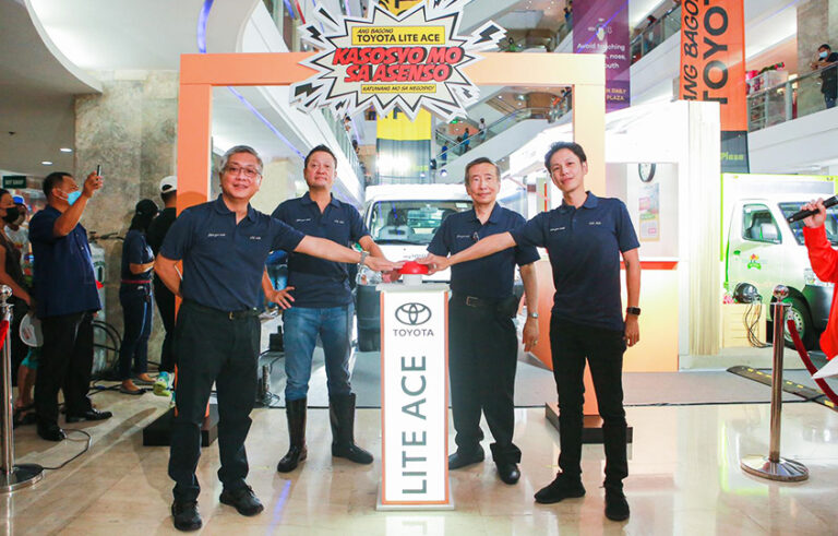 Toyota Lite Ace Launch Mika David execs