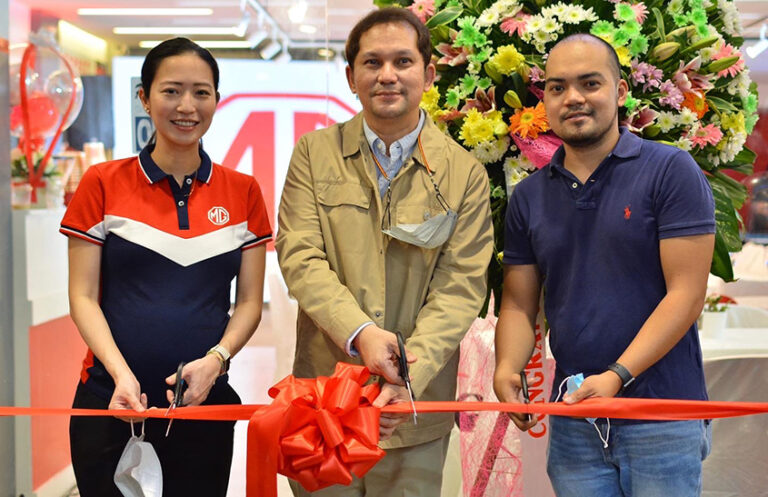 MG MOA Ribboncutting