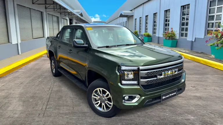 JMC Philippines Adds Mica Green Metallic To Grand Avenue Pickup Color Lineup